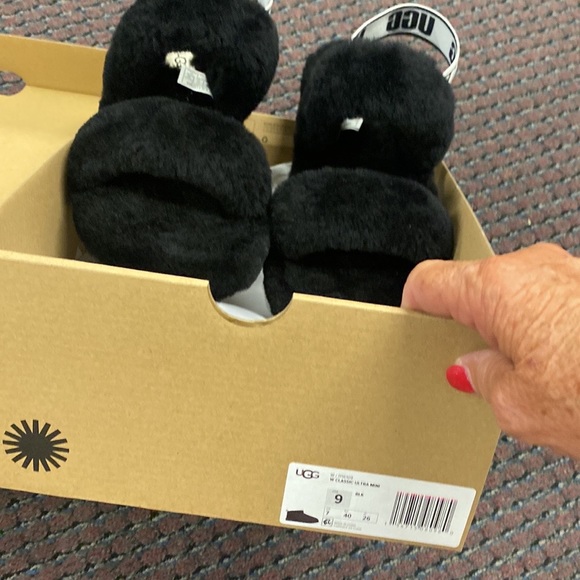 Uggs Brand new - Picture 1 of 4